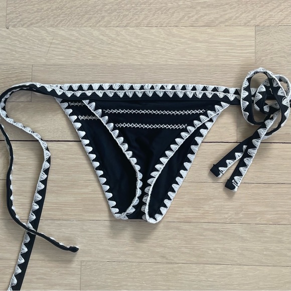 Same Los Angeles bikini - Picture 5 of 9